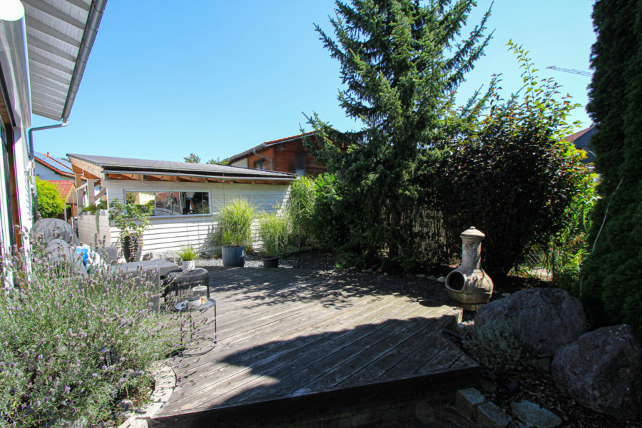 Exklusives Einfamilienhaus - Mit viel Liebe zum Detail in ruhiger und familienfreundlicher Lage - Terrasse Ost