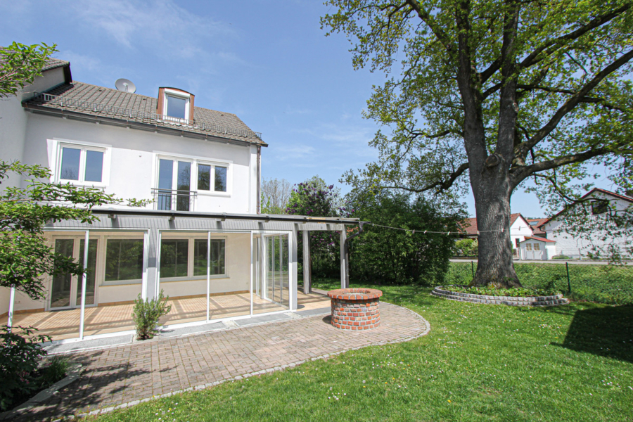 Ansicht - Großzügiges Reiheneckhaus mit traumhaftem Garten in ruhiger Lage von Langenpreising