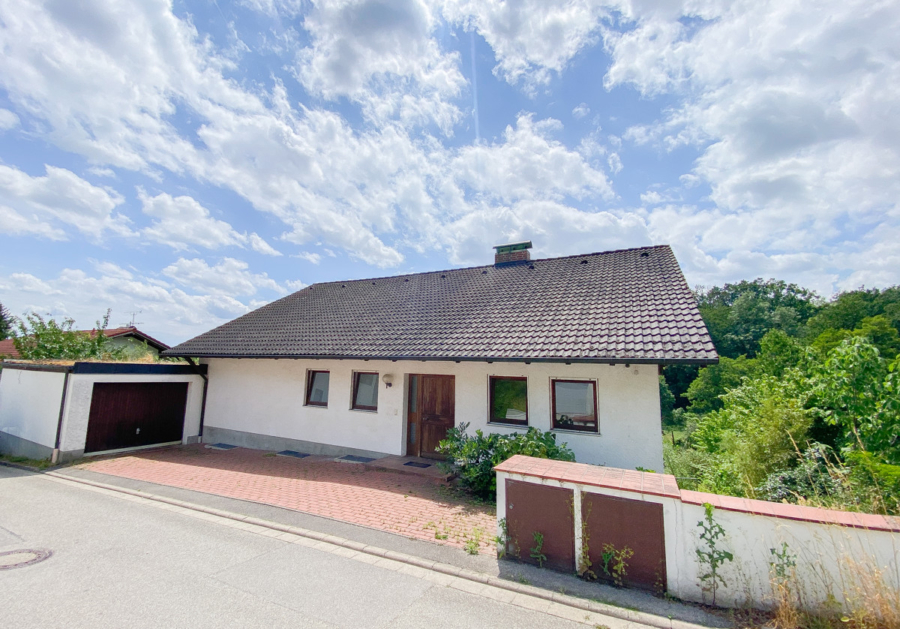 Ansicht - Großzügige 5-Zimmer-Wohnung mit Blick in die Natur