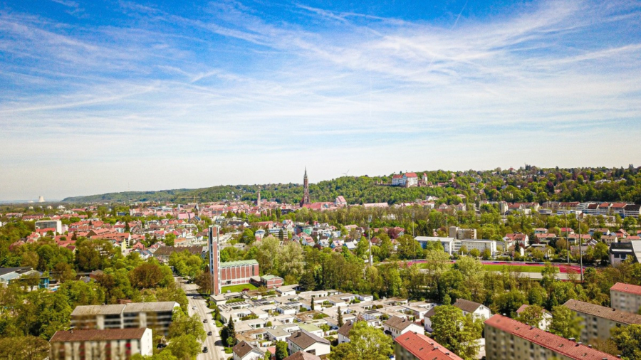 Altstadt - Zentrumsnahes Wohnen inmitten der Natur: Doppelhaushälfte mit großzügigem Grundstück