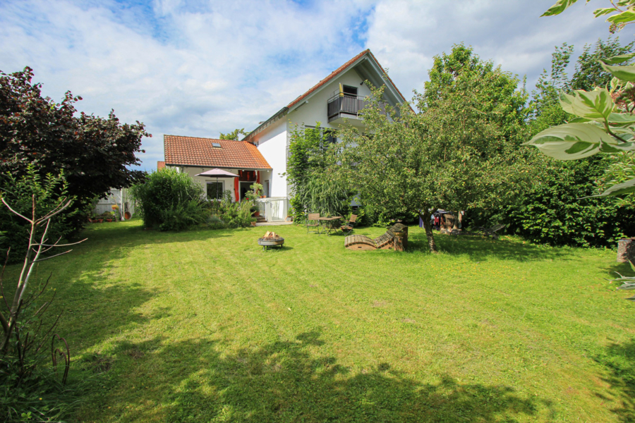 Haus im Haus: Moderne Erdgeschosswohnung mit großem Süd-West-Garten in Langenpreising - Ansicht