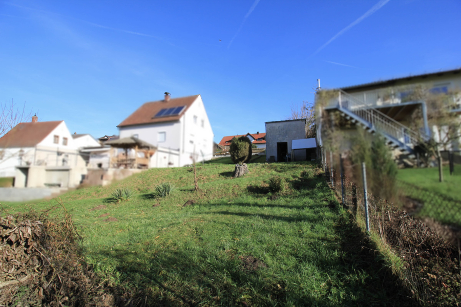 Ansicht - Baugrundstück in unverbaubarer Lage mit Blick in die Natur